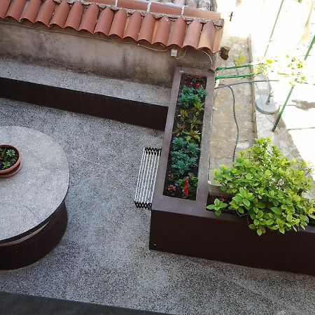 Apartment Mira Cres Bagian luar foto